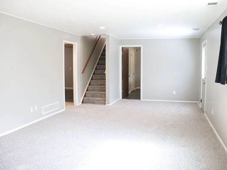 113 E Owens Ave — Photo 17