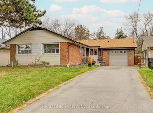 26 Elvaston Dr, Toronto, ON M4A 1M9