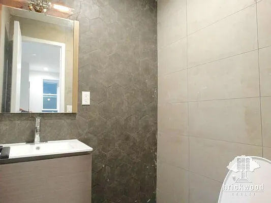 Rented by Brickwood BWR LLC | media 42