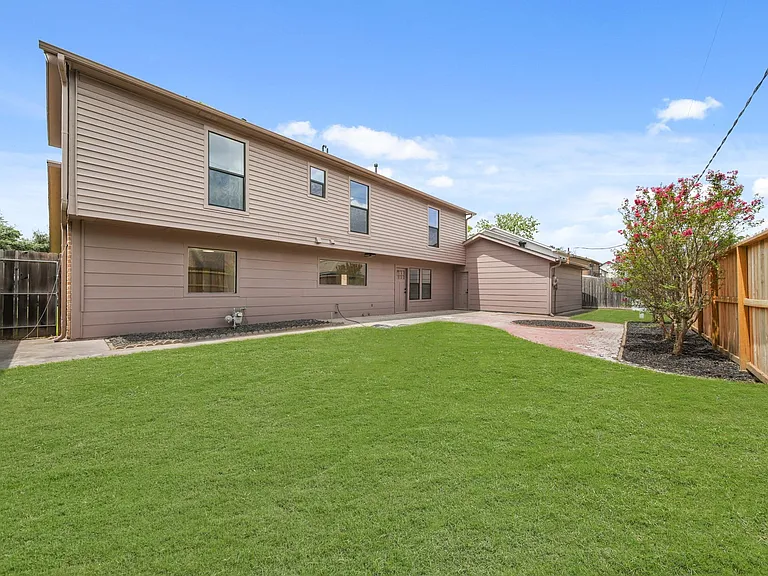 3010 Manila Ln — Photo 20
