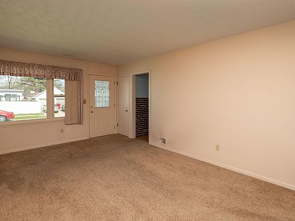 4th image of 1408 4th St NE