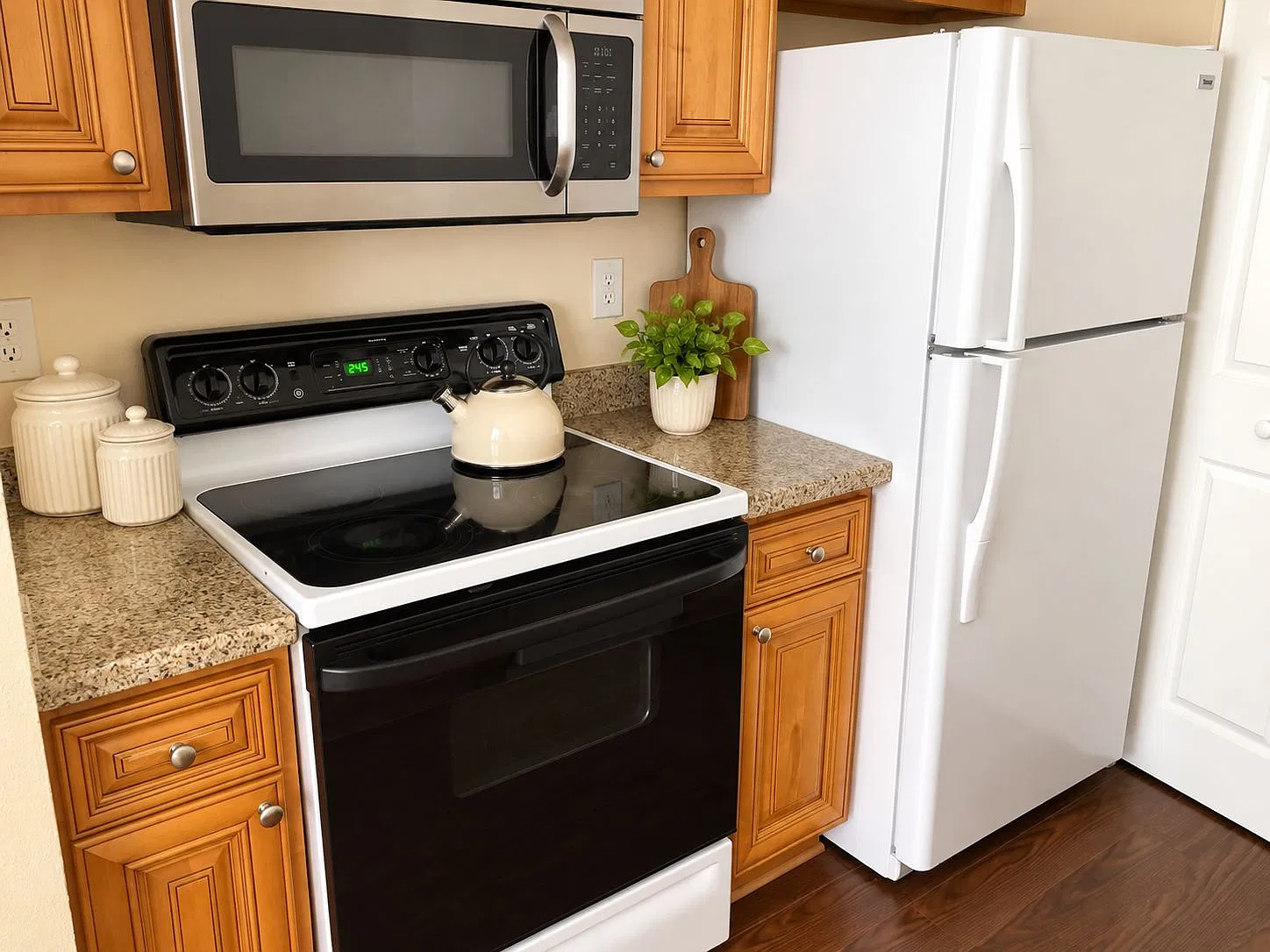 1 bed, 755 sqft, $1,350 — Photo 4