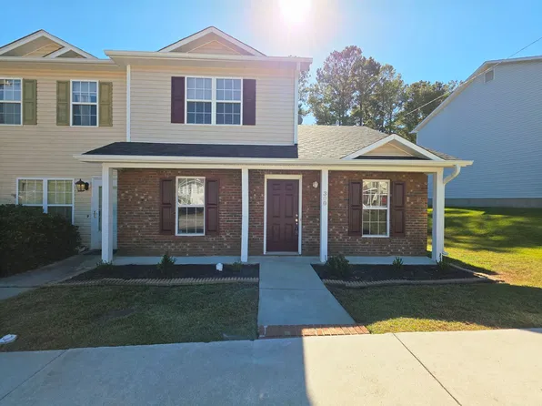 300 Meadowbrook Ln, Jacksonville, NC 28546