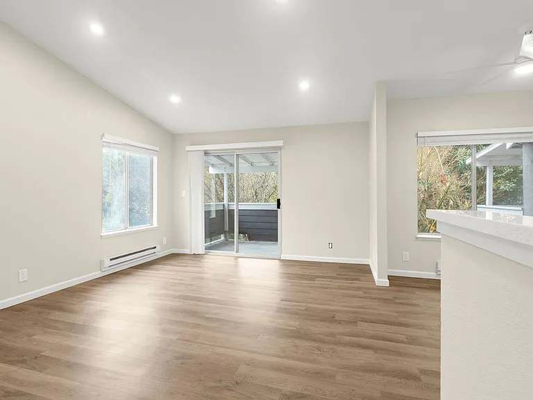 Redwood Creek Villas — Photo 24