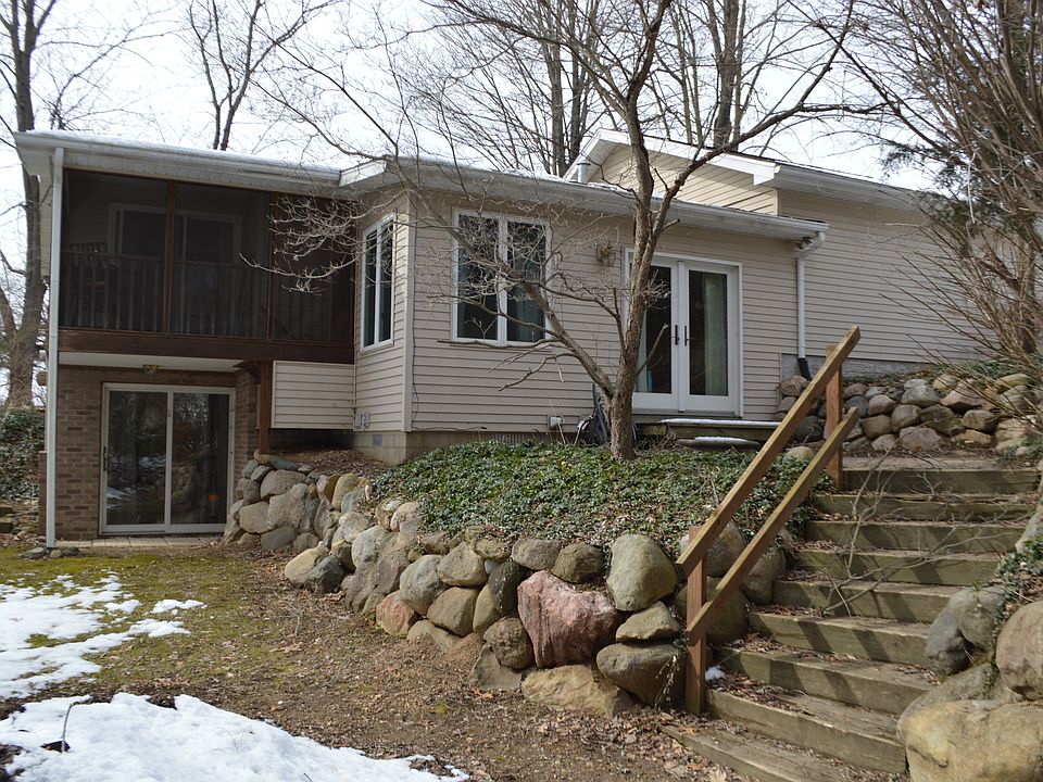 2nd image of 11511 Riverbank Ln