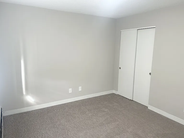 Richfield Square Apartments — Photo 28