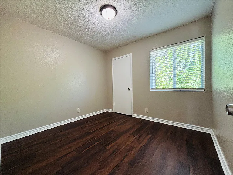 10010 Brownie Dr #D — Photo 8