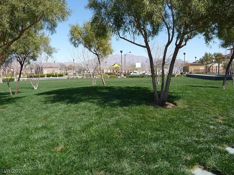 3 bed, 2.5 bath, 1698 sqft, $1,995 — Photo 3