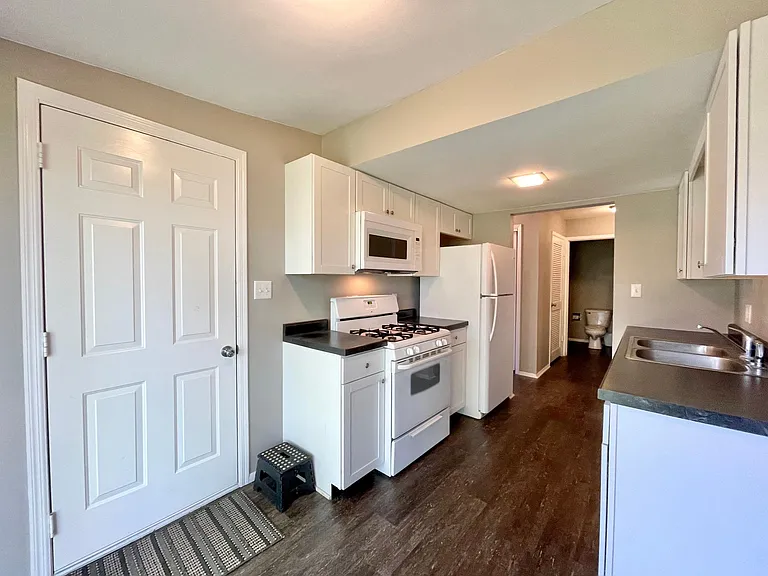 322 Heritage Ct — Photo 8
