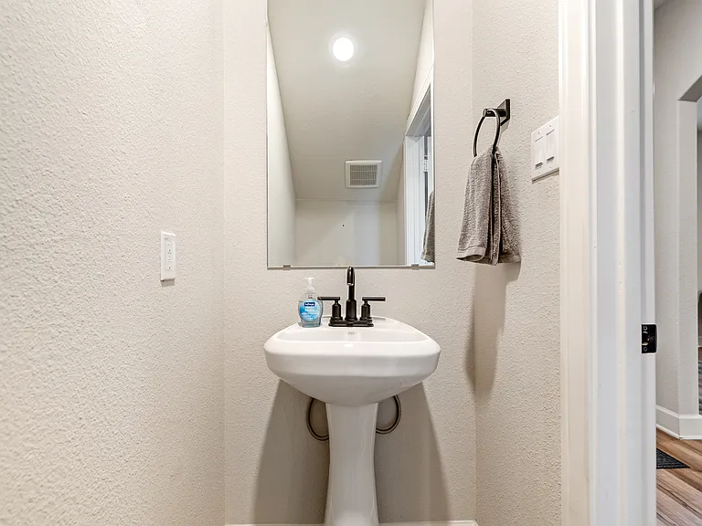 7640 Noble Oaks Dr — Photo 18