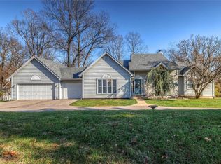 519 Ridgefield Dr, Pacific, MO 63069