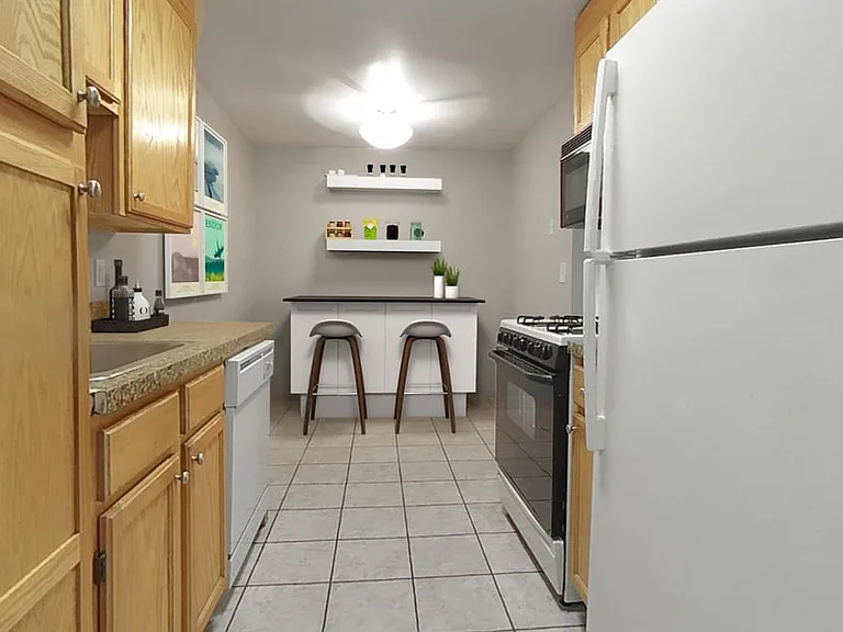 Liberty Hill Apartments — Photo 8
