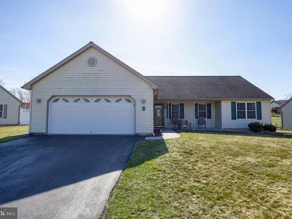 56 Springhouse Dr #L-0090, Myerstown, PA 17067