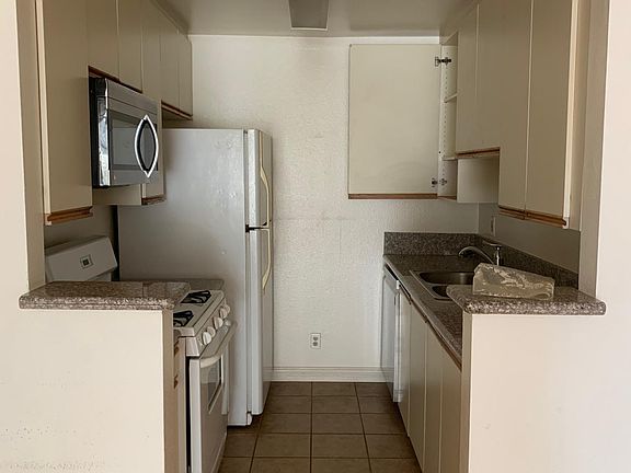 4th image of 405 S Wilton Pl #104