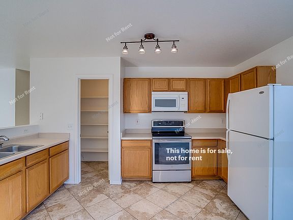 3rd image of 2800 W Yellow Peak Dr