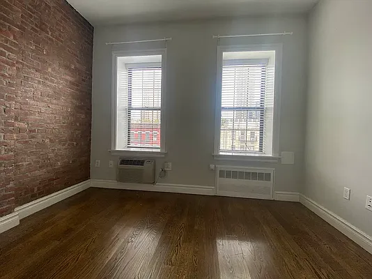 Rented by Bond New York | media 17