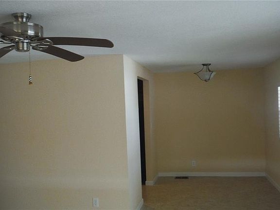 3rd image of 35 New Fawn Ct #24