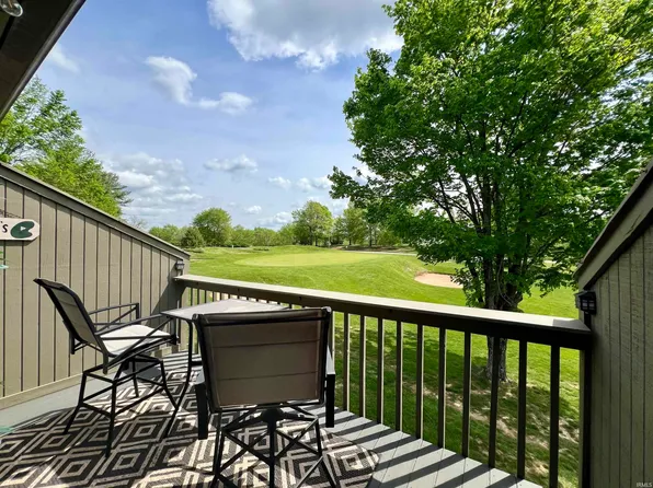 9367 S Lake Ridge Dr, Bloomington, IN 47401
