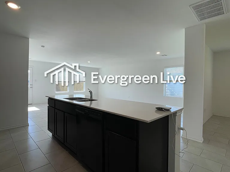 2208 Bleeker St — Photo 6