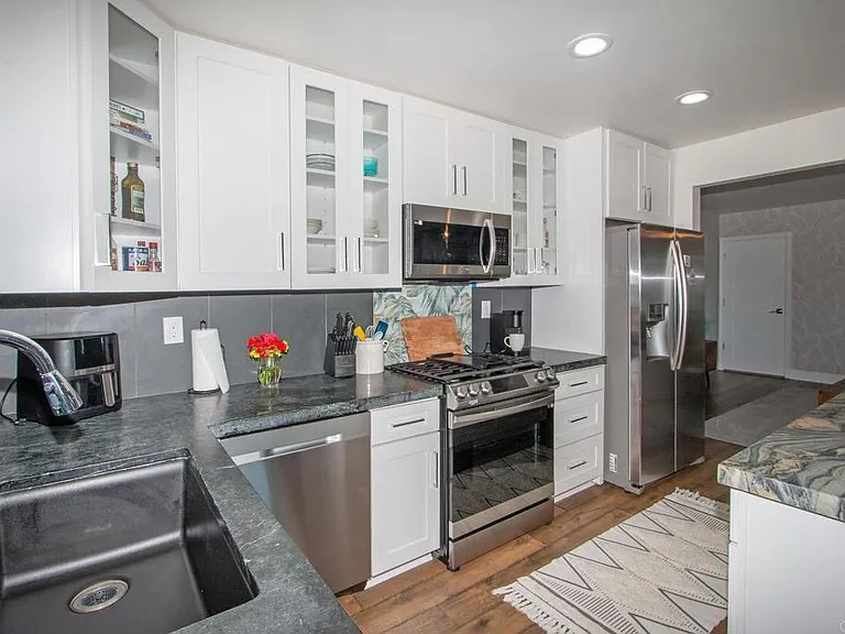 907 California St — Photo 12