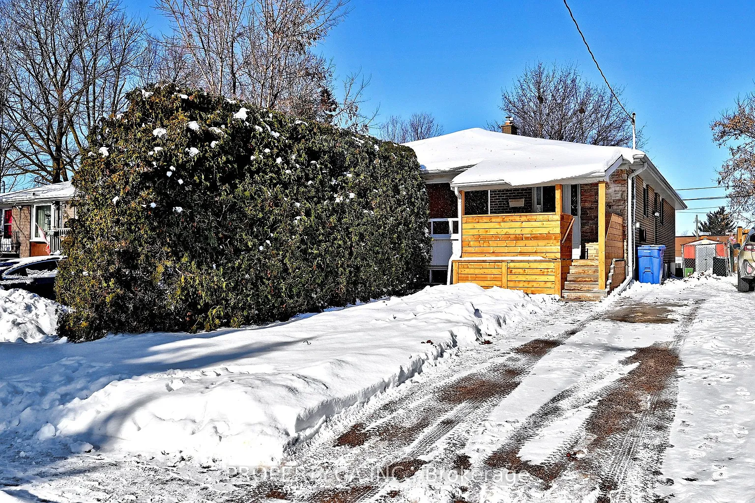 701 Sunnypoint Dr photo 1