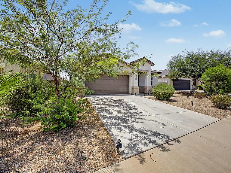 24654 N Corn St — Photo 4
