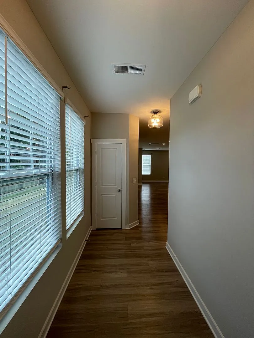 Beautiful Townhome located in Pineville, NC — Photo 4