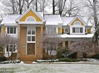 6120 Plainview Rd, Bethesda, MD 20817