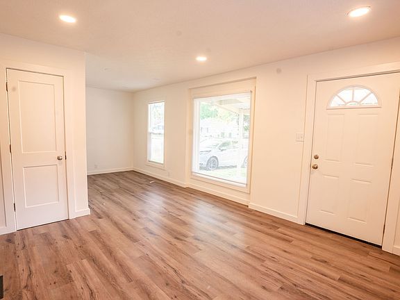 3rd image of 3533 Orchard Ave