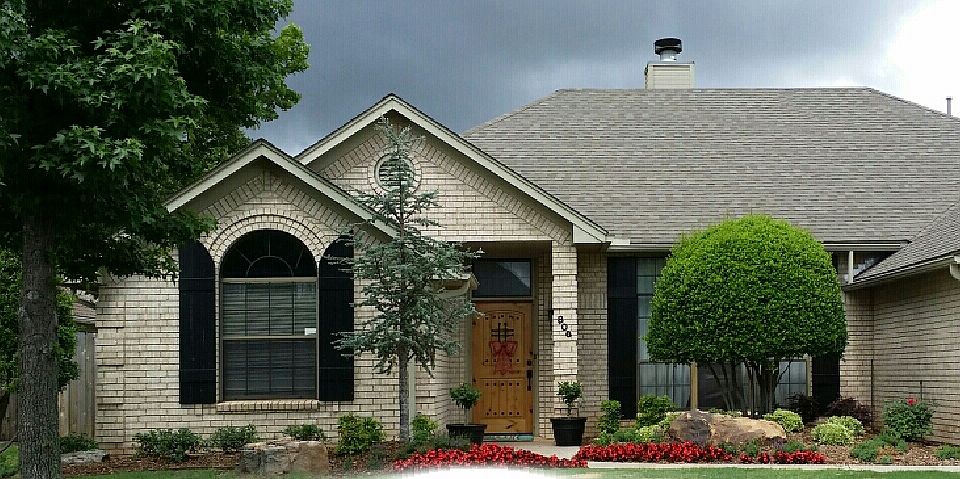 1st image of 806 NW Seaton Pl