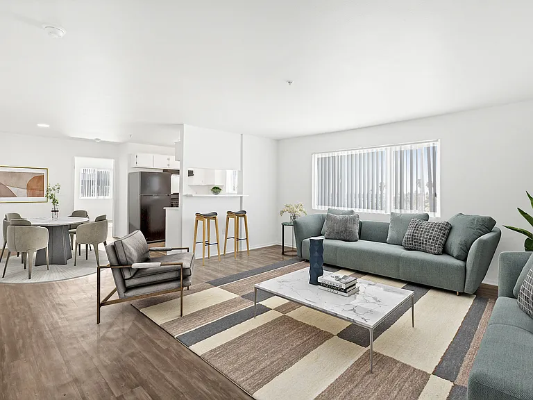 Harbor City Lights Apartments — Photo 7