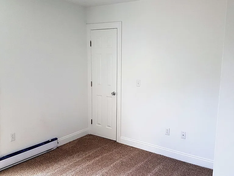 327 W 8th St — Photo 17