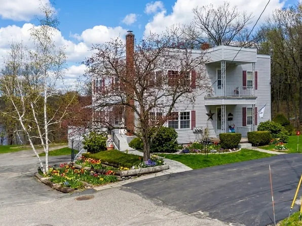 84 Avon St #3, Lewiston, ME 04240