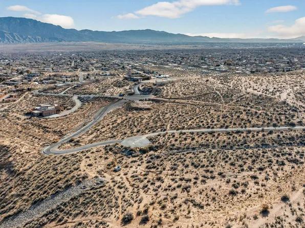 1535 Sagebrush Dr, Corrales, NM 87048