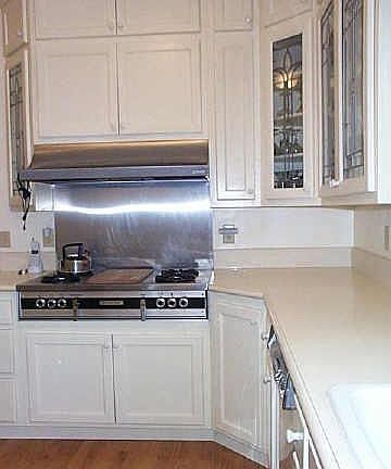 4th image of 4212 N Broadway St