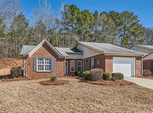 175 Lagrange Ct, Fayetteville, GA 30214