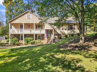 2 Lakewood Cir, Altavista, VA 24517