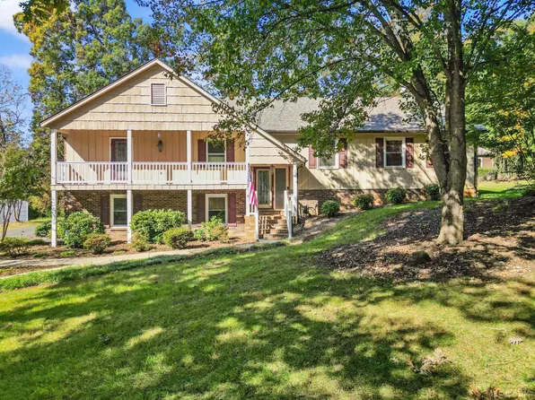2 Lakewood Cir, Altavista, VA 24517
