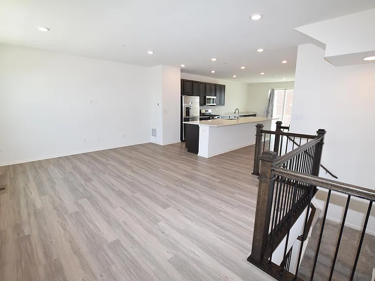 2945 Showplace Dr — Photo 7