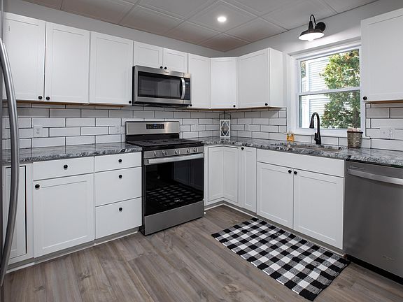3rd image of 66 Crandall St