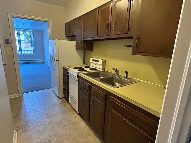 132 W. Main Street — Photo 13