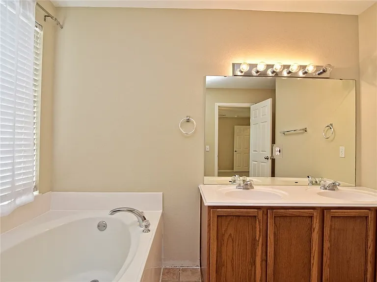 3323 Alexander Valley Cv — Photo 15
