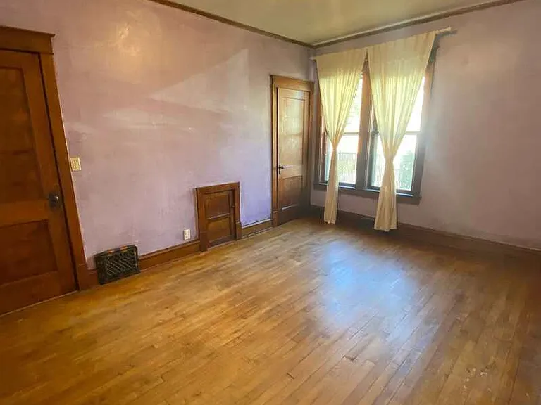1009 N Oneida St — Photo 12