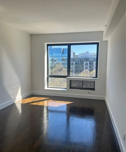 11-25 45th Ave #5C — Photo 6