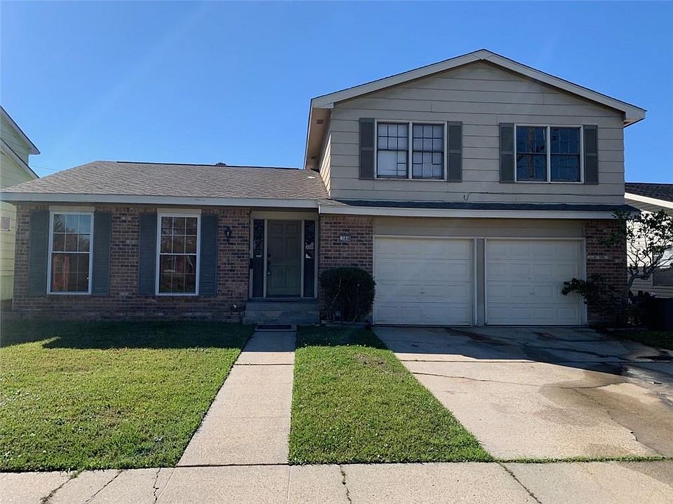 1st image of 584 Oakwood Dr