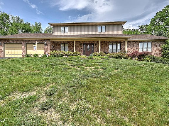 3rd image of 2628 Wildwood Dr