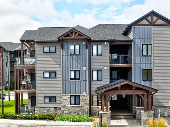 10 Beausoleil Ln #102, The Blue Mountains, ON L9Y 2X5