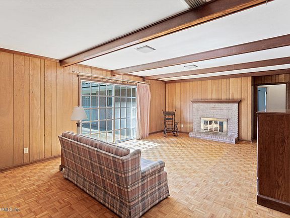 5th image of 1225 Jamaica Ct