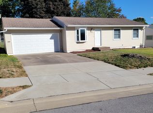 1103 N Elmwood Ave, Davenport, IA 52804