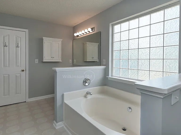 10420 Yellow Rose Ln — Photo 24